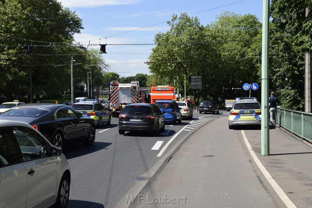 VU Schulbus Taxi Severinsbruecke Rich Innenstadt P02.JPG - Miklos Laubert